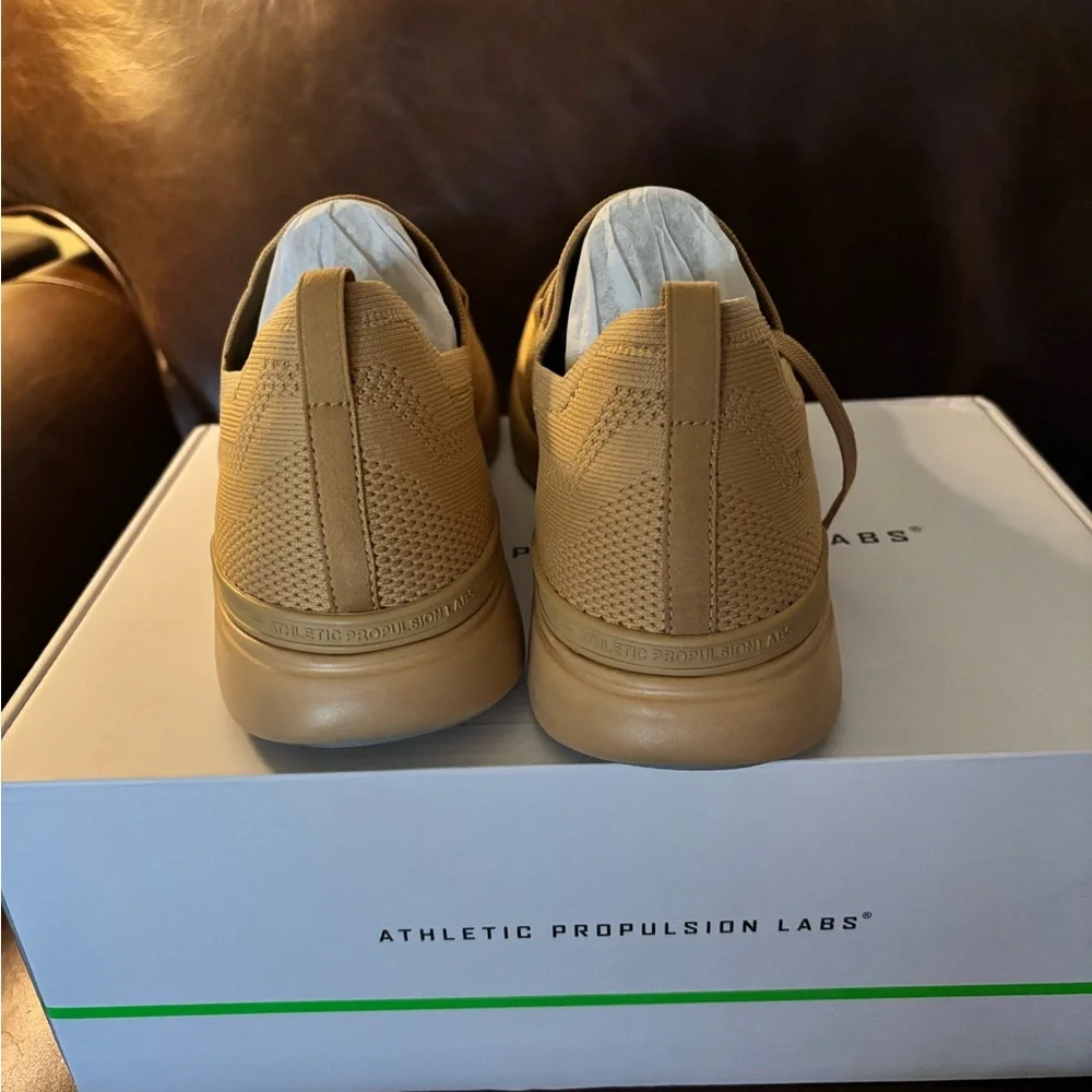 Size 13 APL Men's Tan Athletic Shoes - Picture 6 of 7